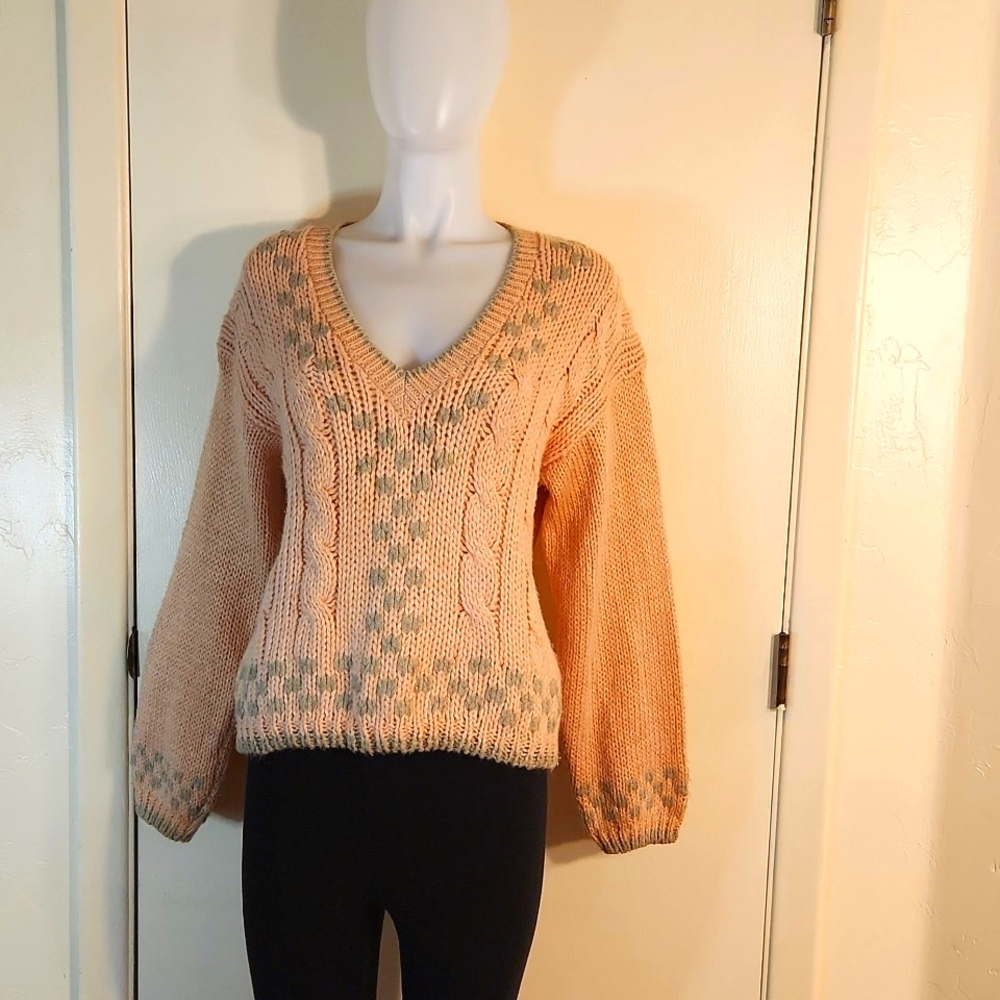 Vintage 80's Hunters Run Cable Knit Preppy V-Neck Sweater Hand Knit Size M Peach